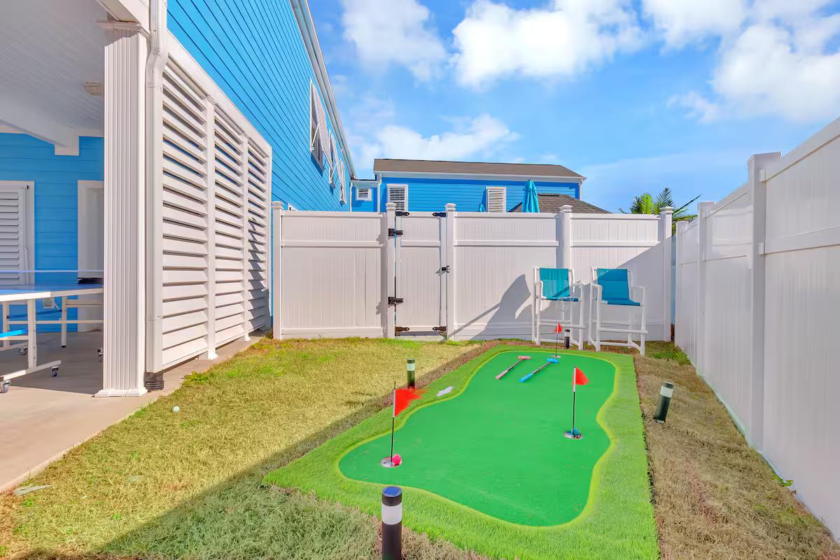 Private backyard mini-golf putting green